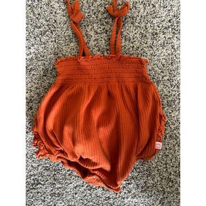 ❤️RuffleButts Ribbed Bubble Romper